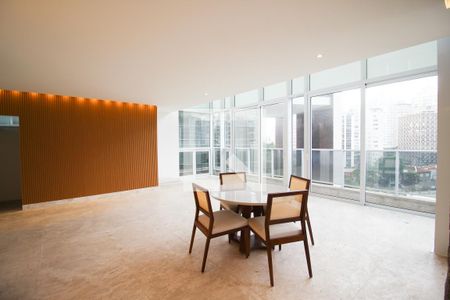 Apartamento à venda com 200m², 2 quartos e 3 vagasSala