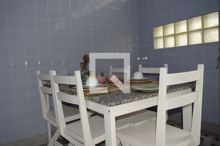 Casa à venda com 300m², 3 quartos e 2 vagasCozinha 