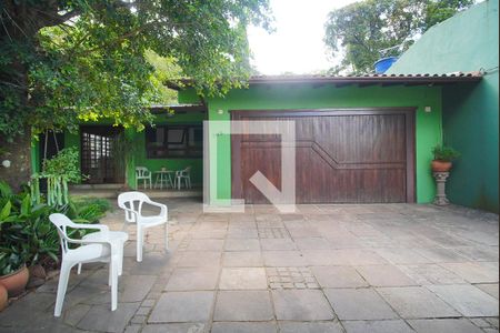 Casa à venda com 230m², 3 quartos e 4 vagas Casa à venda com 230m², 3 quartos e 4 vagasQuintal