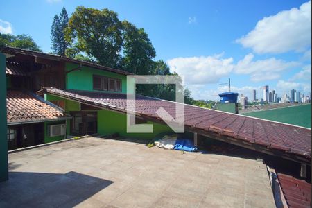 Casa à venda com 230m², 3 quartos e 4 vagas Casa à venda com 230m², 3 quartos e 4 vagasTerraço