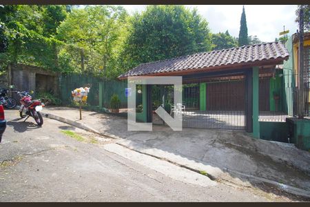 Casa à venda com 230m², 3 quartos e 4 vagas Casa à venda com 230m², 3 quartos e 4 vagasFachada