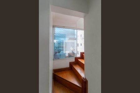 Apartamento à venda com 115m², 3 quartos e 1 vagaEscada