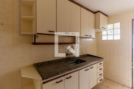 Cozinha de apartamento para alugar com 2 quartos, 51m² em Vila Ivone, São Paulo
