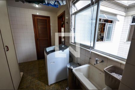 Apartamento à venda com 160m², 4 quartos e 2 vagas Apartamento à venda com 160m², 4 quartos e 2 vagasÁrea de Serviço