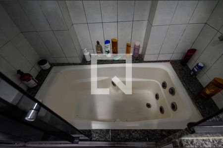 Apartamento à venda com 160m², 4 quartos e 2 vagas Apartamento à venda com 160m², 4 quartos e 2 vagasBanheiro da Suíte