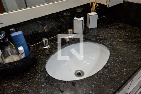 Apartamento à venda com 160m², 4 quartos e 2 vagas Apartamento à venda com 160m², 4 quartos e 2 vagasBanheiro Social