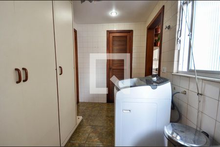 Apartamento à venda com 160m², 4 quartos e 2 vagas Apartamento à venda com 160m², 4 quartos e 2 vagasÁrea de Serviço
