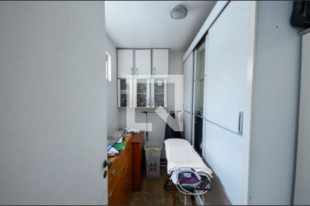 Apartamento à venda com 160m², 4 quartos e 2 vagas Apartamento à venda com 160m², 4 quartos e 2 vagasQuarto de Serviço