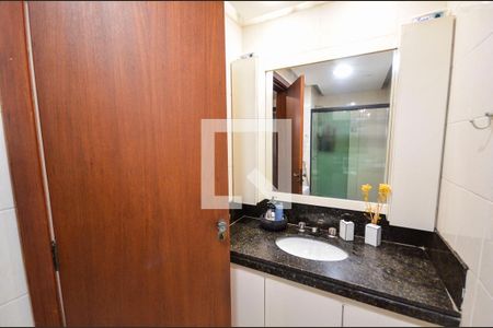 Apartamento à venda com 160m², 4 quartos e 2 vagas Apartamento à venda com 160m², 4 quartos e 2 vagasBanheiro Social