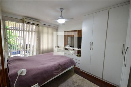 Apartamento à venda com 160m², 4 quartos e 2 vagas Apartamento à venda com 160m², 4 quartos e 2 vagasSuíte