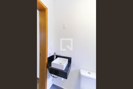 Casa à venda com 160m², 3 quartos e 2 vagasBanheiro da Suíte 2 e 3