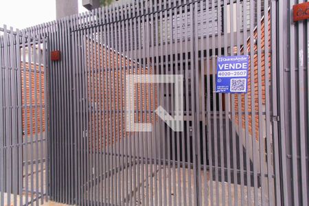 Casa à venda com 160m², 3 quartos e 2 vagasFachada