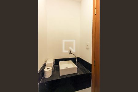 Casa à venda com 160m², 3 quartos e 2 vagasBanheiro de serviço