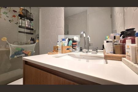 Banheiro da Suíte de apartamento para alugar com 1 quarto, 43m² em Alto da Lapa, São Paulo