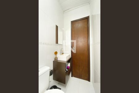 Casa à venda com 98m², 2 quartos e 2 vagasBanheiro