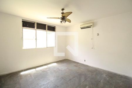 Casa de condomínio à venda com 500m², 4 quartos e 6 vagasSuíte 2