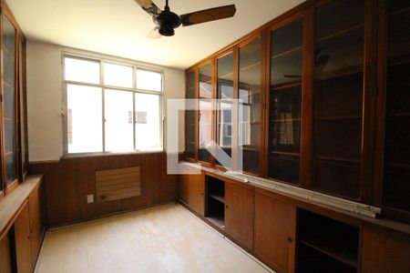 Casa de condomínio à venda com 500m², 4 quartos e 6 vagasEscritório