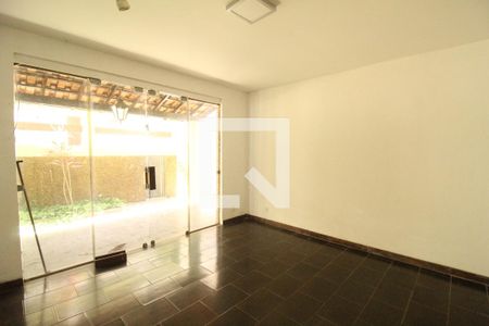 Casa de condomínio à venda com 500m², 4 quartos e 6 vagasSala 2