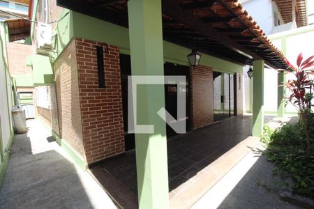 Casa de condomínio à venda com 500m², 4 quartos e 6 vagasFundos da casa