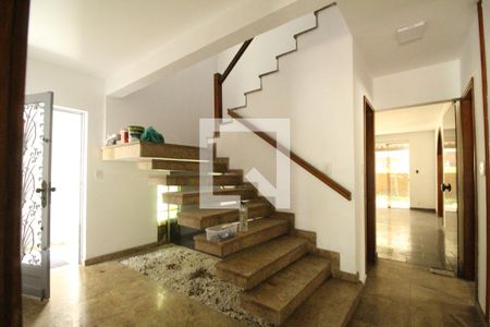 Casa de condomínio à venda com 500m², 4 quartos e 6 vagasSala 1 e 2 - Escada