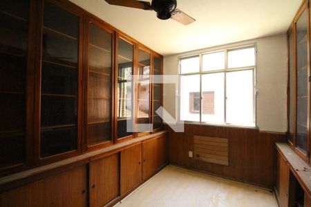 Casa de condomínio à venda com 500m², 4 quartos e 6 vagasEscritório