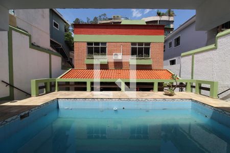 Casa de condomínio à venda com 500m², 4 quartos e 6 vagasPiscina 