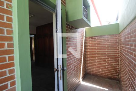 Casa de condomínio à venda com 500m², 4 quartos e 6 vagasQuarto 2 -Varanda