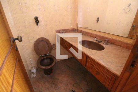 Casa de condomínio à venda com 500m², 4 quartos e 6 vagasLavabo