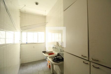 Casa de condomínio à venda com 500m², 4 quartos e 6 vagasÁrea de serviço