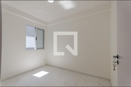 Quarto 2 de apartamento para alugar com 2 quartos, 38m² em Vila Santa Edwiges, São Paulo