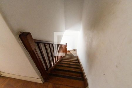 Escada de casa à venda com 4 quartos, 280m² em Vila Anglo Brasileira, São Paulo