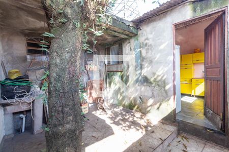 Casa à venda com 120m², 5 quartos e 1 vagaQuintal