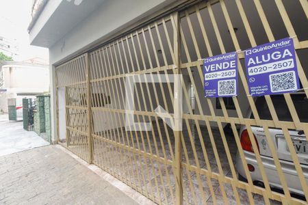 Casa à venda com 210m², 4 quartos e 3 vagas Casa à venda com 210m², 4 quartos e 3 vagasFachada