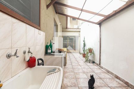 Casa à venda com 210m², 4 quartos e 3 vagas Casa à venda com 210m², 4 quartos e 3 vagasÁrea de Serviço - Casa 1