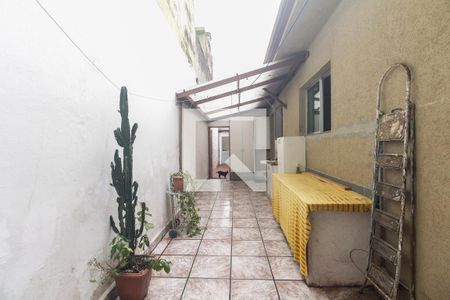 Casa à venda com 210m², 4 quartos e 3 vagas Casa à venda com 210m², 4 quartos e 3 vagasQuintal - Casa 1