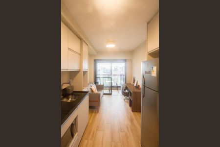 Cozinha de apartamento para alugar com 1 quarto, 28m² em Brooklin, São Paulo