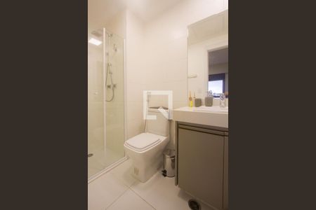 Banheiro de apartamento para alugar com 1 quarto, 28m² em Brooklin, São Paulo