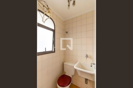 Apartamento para alugar com 216m², 3 quartos e 3 vagasBanheiro de serviço