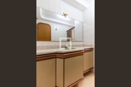 Apartamento para alugar com 216m², 3 quartos e 3 vagasBanheiro da Suíte 2