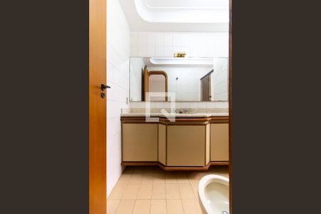 Apartamento para alugar com 216m², 3 quartos e 3 vagasBanheiro da Suíte 2