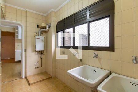 Apartamento para alugar com 216m², 3 quartos e 3 vagasÁrea de Serviço