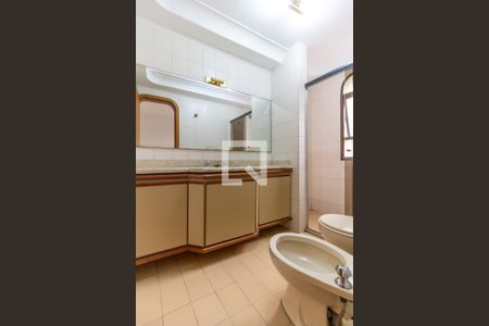 Apartamento para alugar com 216m², 3 quartos e 3 vagasBanheiro da Suíte 2