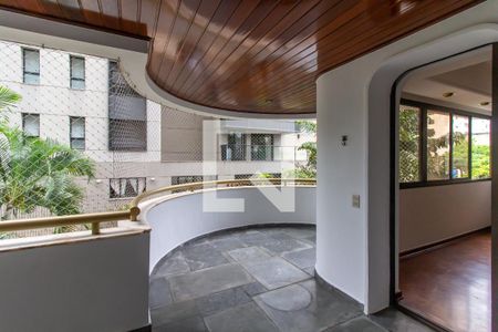 Apartamento para alugar com 216m², 3 quartos e 3 vagasVaranda