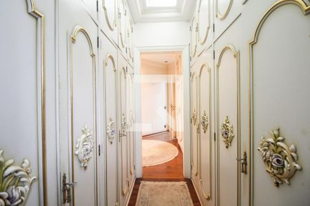 Apartamento à venda com 250m², 4 quartos e 4 vagasSuíte 2