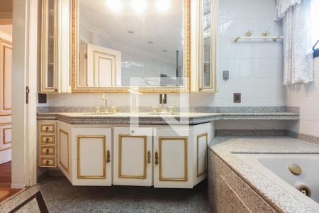 Apartamento à venda com 250m², 4 quartos e 4 vagasBanheiro Suíte 2