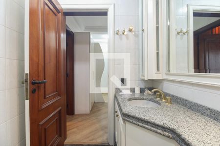 Apartamento à venda com 250m², 4 quartos e 4 vagasBanheiro Social