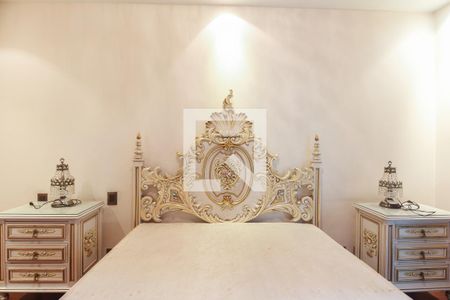 Apartamento à venda com 250m², 4 quartos e 4 vagasSuíte 2