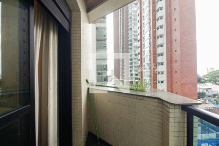 Apartamento à venda com 250m², 4 quartos e 4 vagasSuíte 2 - Varanda