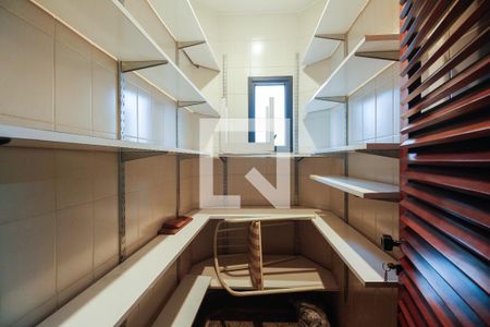 Apartamento à venda com 250m², 4 quartos e 4 vagasCozinha - Despensa