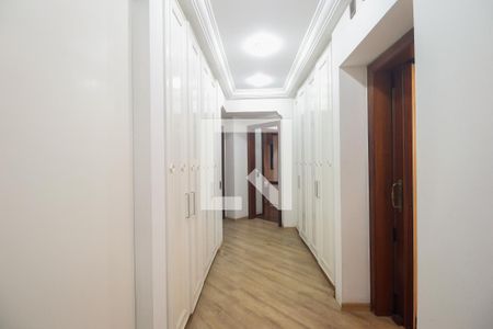 Apartamento à venda com 250m², 4 quartos e 4 vagasCorredor de Acesso aos Quartos